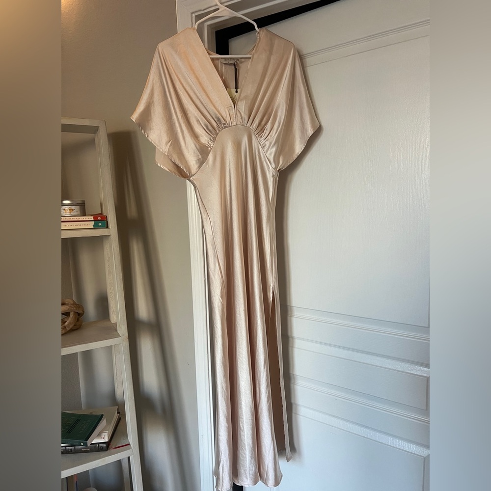 Casual Camel Boutique: SILK CHAMPAGNE LONG DRESS. Size: Medium, NWT